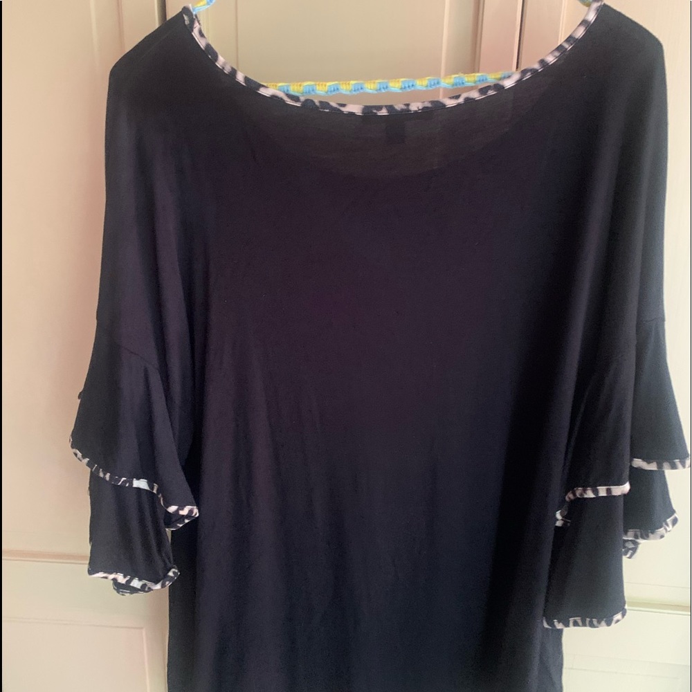 WOMANS XLBLACK TOP
